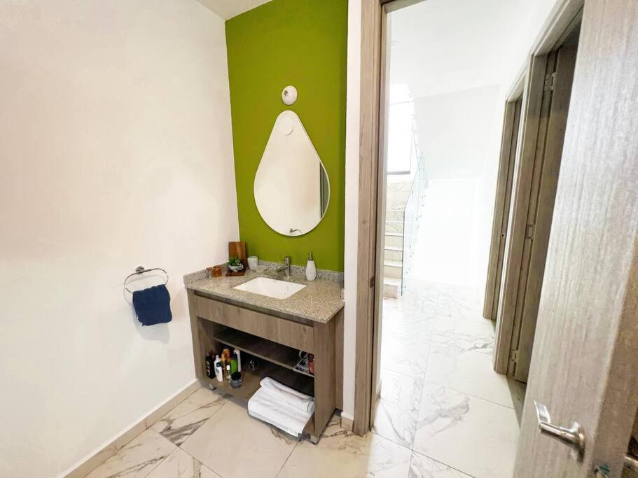 Bali Life Style Villa, Beautiful 3brs 2.5 Bath House. Villa Playa del Carmen